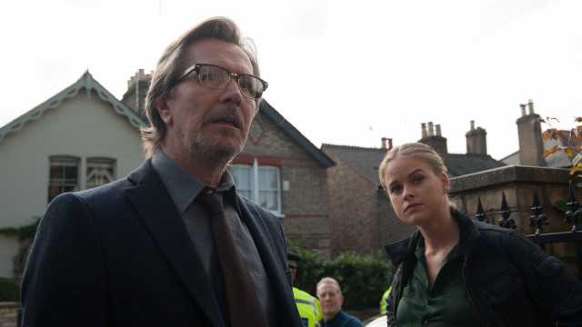 Man woman house formal military free wallpaper for desktop - medium preview image