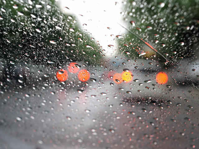 Rainy windshield red traffic light free wallpaper for desktop - medium preview image