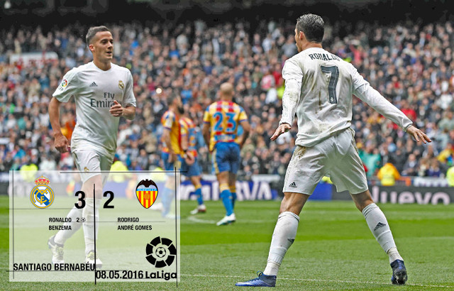 Soccer players celebrating goal stadium #2 free wallpaper for desktop - medium preview image