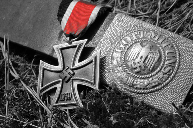 Cross medal grass ribbon box free wallpaper for desktop - medium preview image