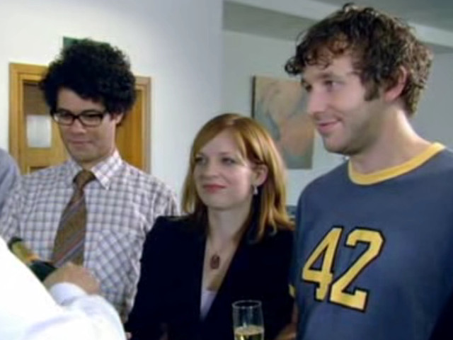 Group people room blue shirt free wallpaper for desktop - medium preview image