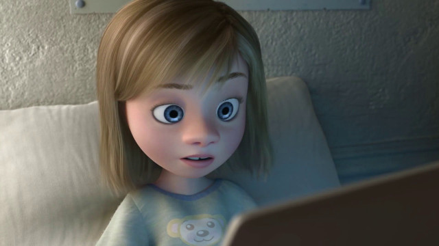 Little girl big eyes surprised free wallpaper for desktop - medium preview image