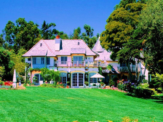 Large house lawn flowers front free wallpaper for desktop - medium preview image