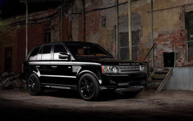 Black range rover broken window free wallpaper for desktop - medium preview image