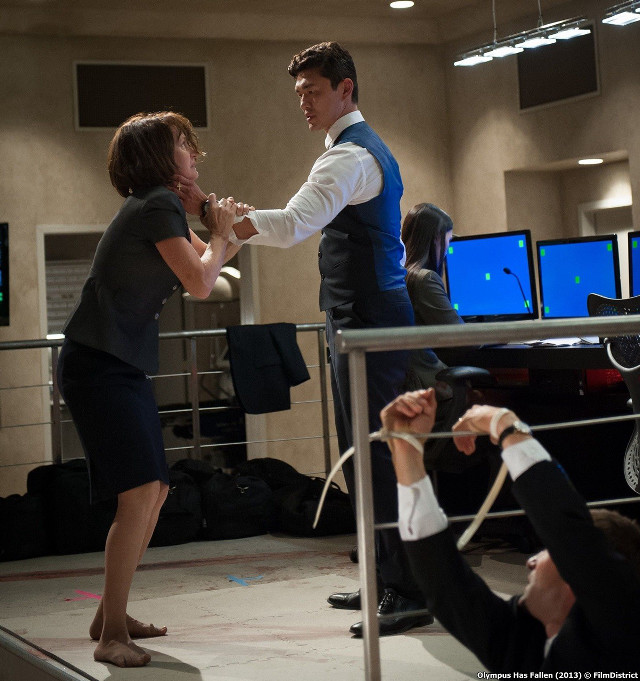 Dancing couple room watching televisions free wallpaper for tablet - medium preview image