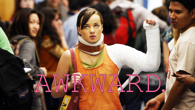 Woman cast neck awkward crowd free wallpaper for desktop - medium preview image