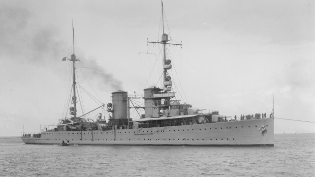 Large ship floating water next #4 free wallpaper for desktop - medium preview image