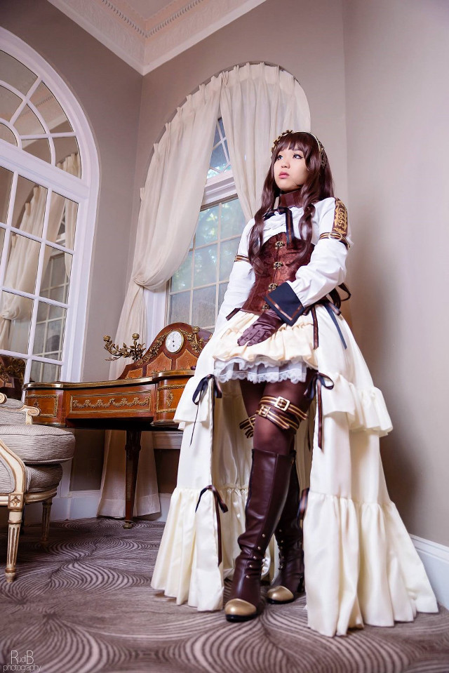 Woman costume room desk chair free wallpaper for mobile - medium preview image