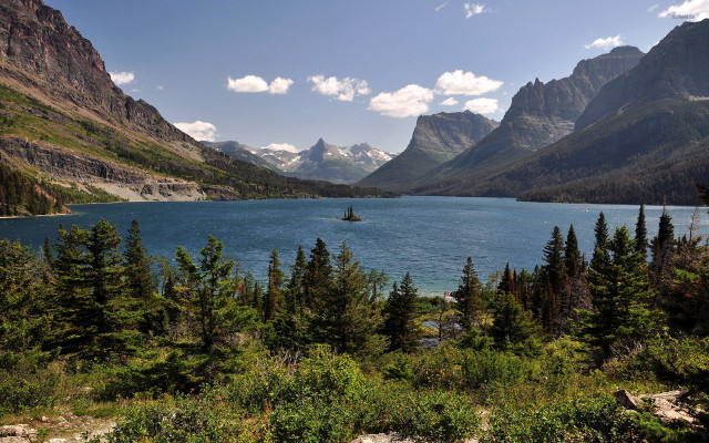 Lake mountains trees boat sky free wallpaper for desktop - medium preview image