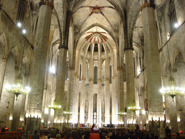 Large cathedral crowd ceiling lights free wallpaper for desktop - medium preview image