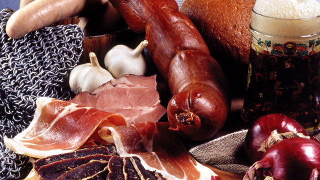 Table food drink bottle variety free wallpaper for desktop - medium preview image