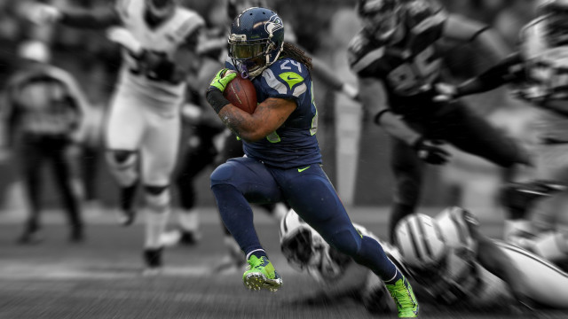 Football player running with ball #11 free wallpaper for desktop - medium preview image