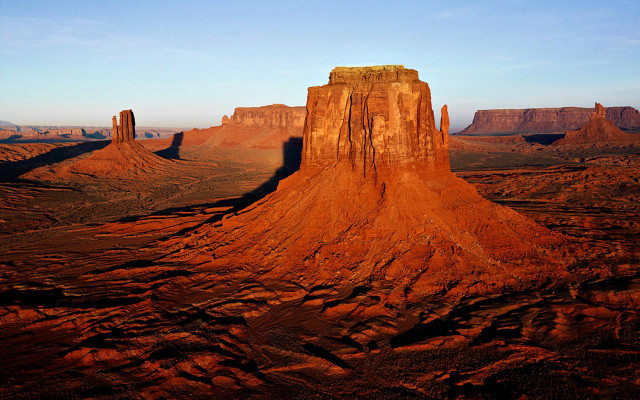 Large rock formation desert sky #3 free wallpaper for desktop - medium preview image