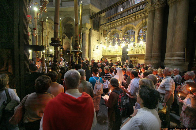 Large group people church candles free wallpaper for desktop - medium preview image