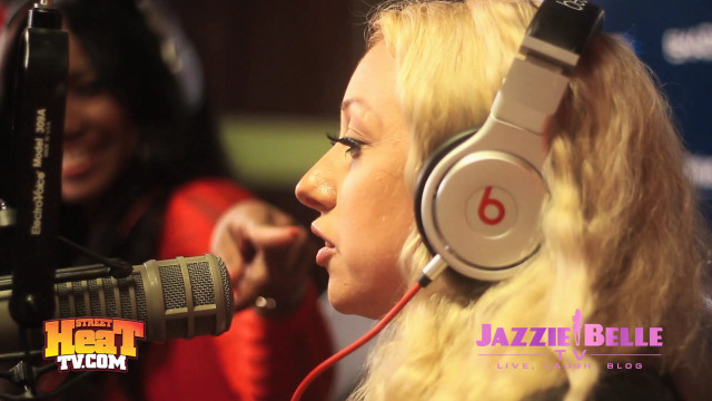 Woman headphones recording studio microphone free wallpaper for desktop - medium preview image