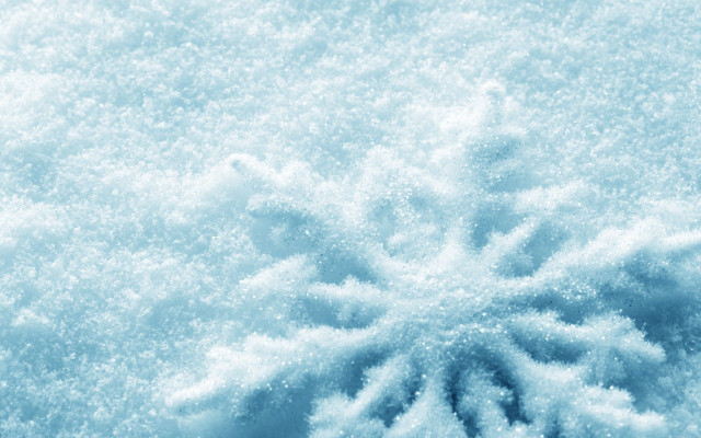 Snowflake blue background snowflakes middle free wallpaper for desktop - medium preview image