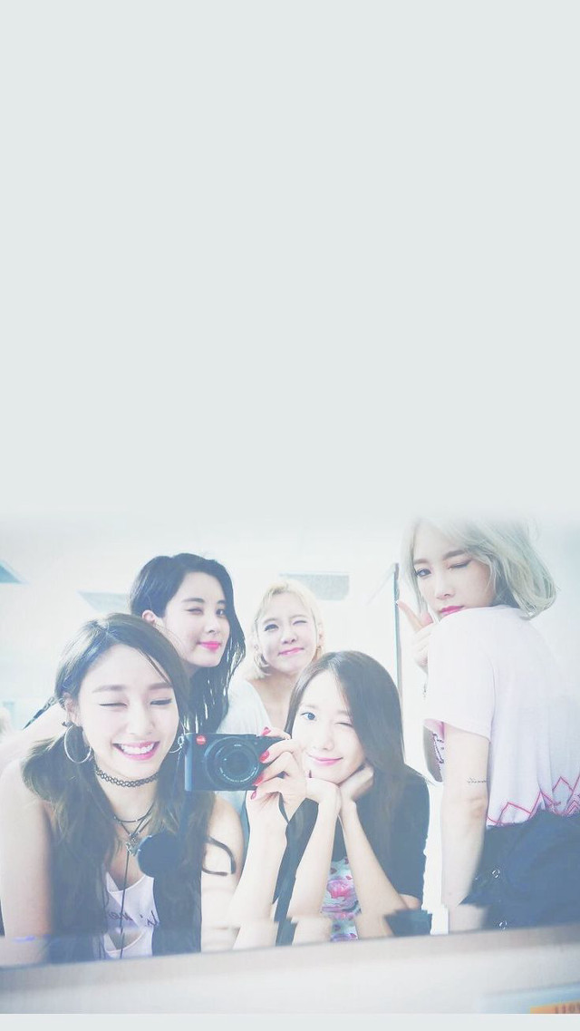 Women group mirror photo camera free wallpaper for mobile - medium preview image