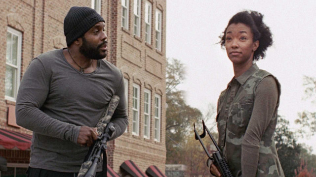 Man woman guns red awning free wallpaper for desktop - medium preview image