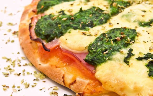 Pizza cheese spinach plate seeds free wallpaper for desktop - medium preview image