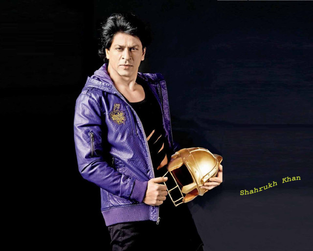 Man purple jacket golden glove free wallpaper for desktop - medium preview image