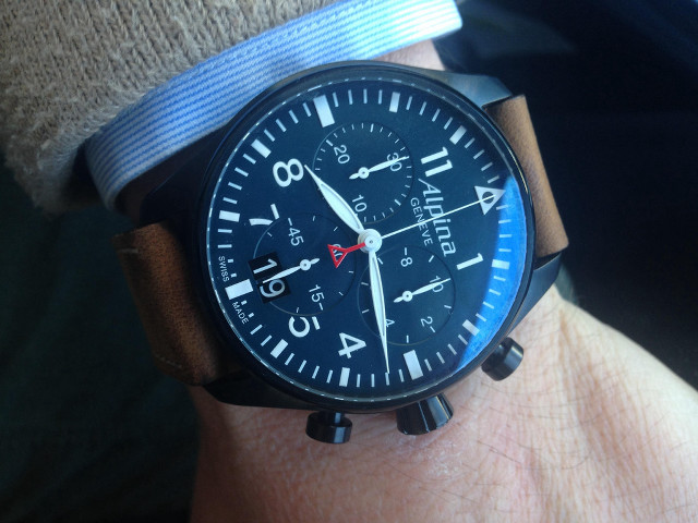 Watch blue strap wristband man free wallpaper for desktop - medium preview image