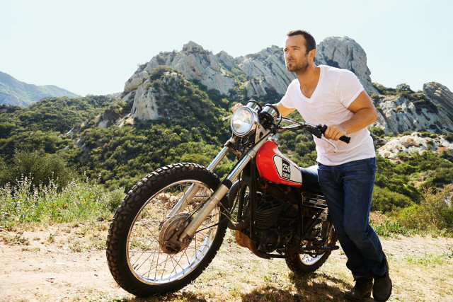 Man dirt bike dirt road free wallpaper for desktop - medium preview image