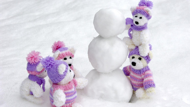 Stuffed animals snowman snow background free wallpaper for desktop - medium preview image