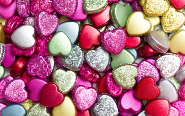 Colorful heart pile various sizes free wallpaper for desktop - medium preview image