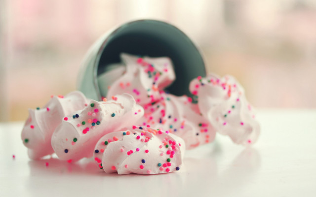 Pink white sprinkles table can #2 free wallpaper for desktop - medium preview image
