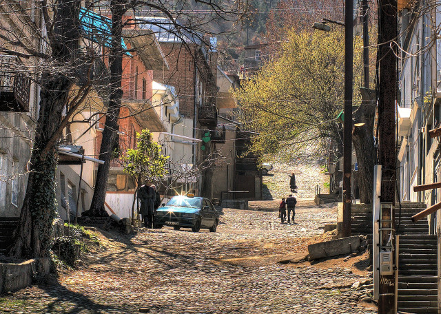 Man riding horse street car free wallpaper for desktop - medium preview image