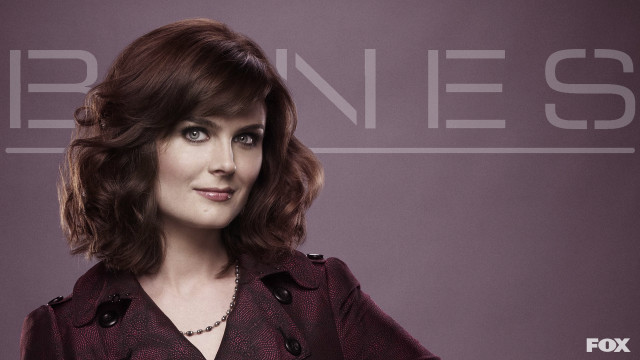 Woman red coat necklace purple free wallpaper for desktop - medium preview image