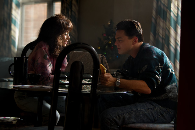 Man woman table banana christmas free wallpaper for desktop - medium preview image