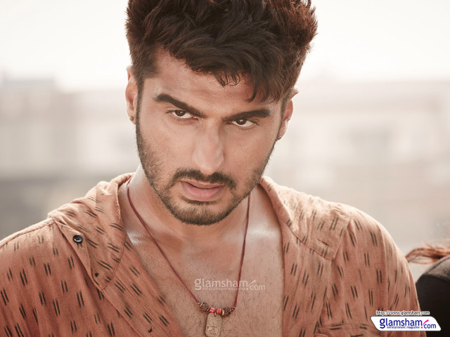 Man necklace camera blurry background free wallpaper for desktop - medium preview image