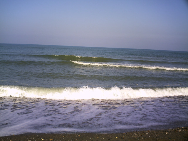 Ocean view beach shore waves free wallpaper for desktop - medium preview image