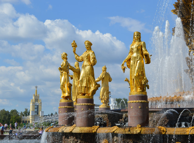 Fountain gold statues water clock free wallpaper for desktop - medium preview image