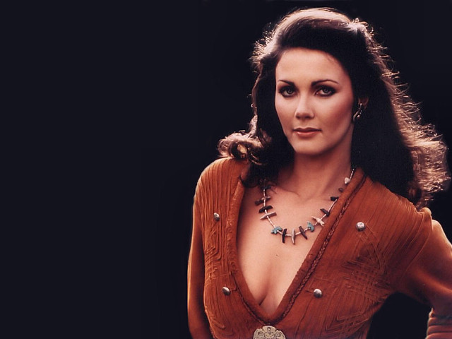 Woman necklace brown dress black free wallpaper for desktop - medium preview image