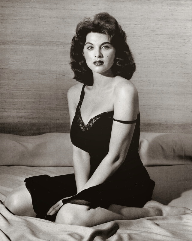 Woman black lingerie bed doris free wallpaper for mobile - medium preview image