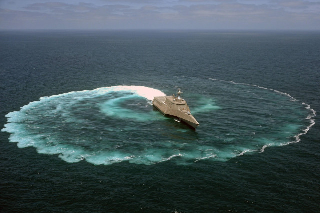Large boat water wake ship free wallpaper for desktop - medium preview image