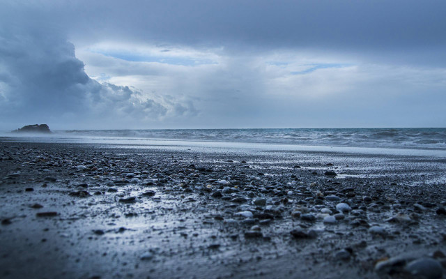 Beach rocks water cloud island free wallpaper for desktop - medium preview image