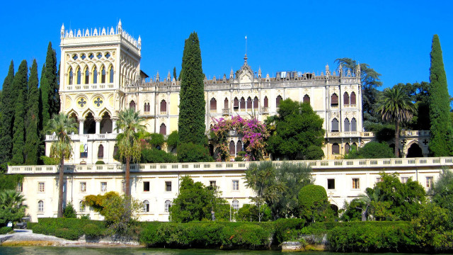 Large building tower clock water free wallpaper for desktop - medium preview image