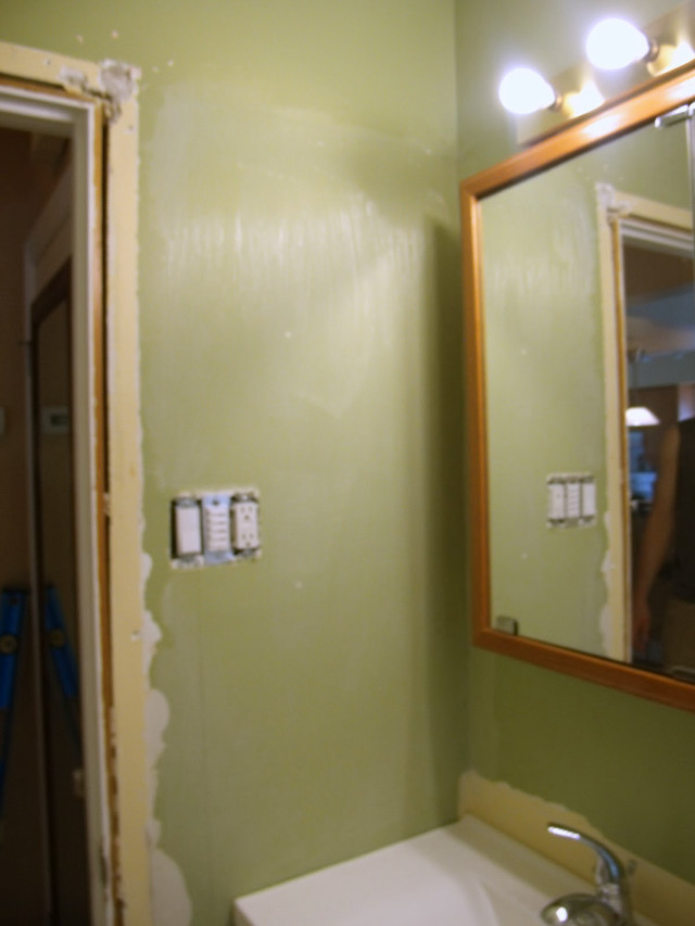 Bathroom sink corner mirror person free wallpaper for mobile - medium preview image