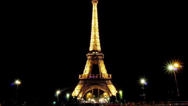 Tall tower bright light night #6 free wallpaper for desktop - medium preview image