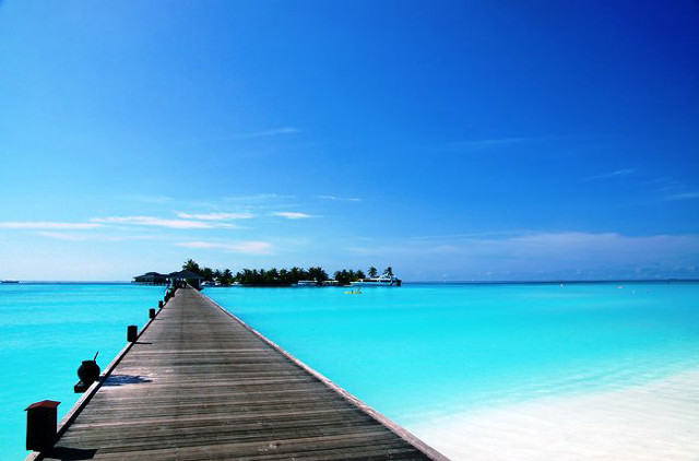 Pier beach blue sky water free wallpaper for desktop - medium preview image