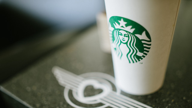 Starbucks cup countertop cup holder free wallpaper for desktop - medium preview image