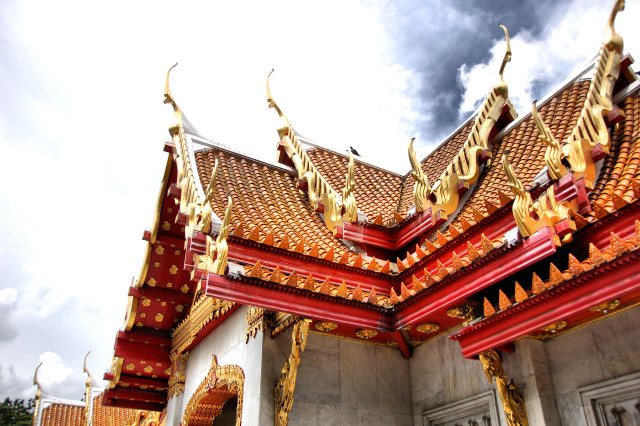 Building red roof gold decorations free wallpaper for desktop - medium preview image