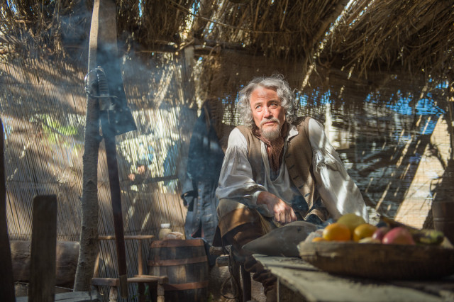 Man hut basket fruit table free wallpaper for desktop - medium preview image