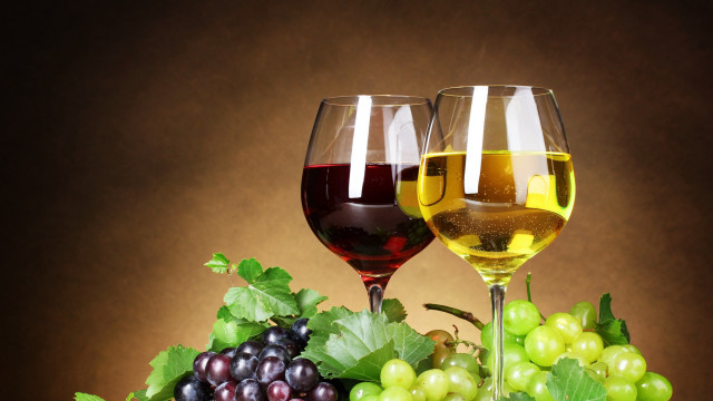 Wine glasses grapes table brown free wallpaper for desktop - medium preview image