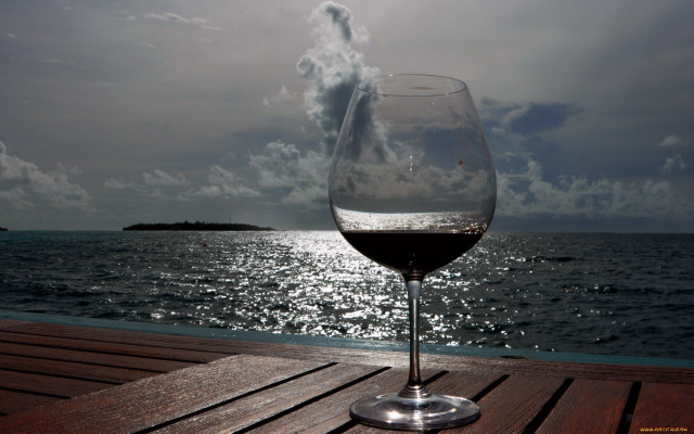 Wine glass wooden table ocean free wallpaper for desktop - medium preview image