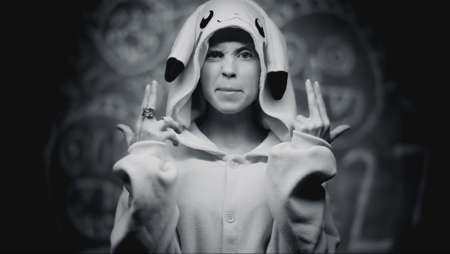 Woman hood hands face hoodie free wallpaper for desktop - medium preview image