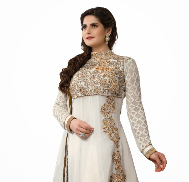 Woman white anang suit gold free wallpaper for tablet - medium preview image